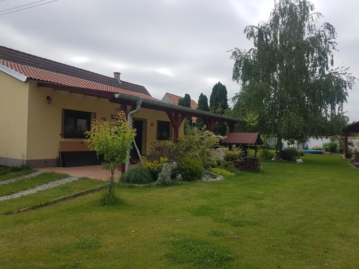 Ubytovani U Spacku Palava Novosedly  Exterior photo